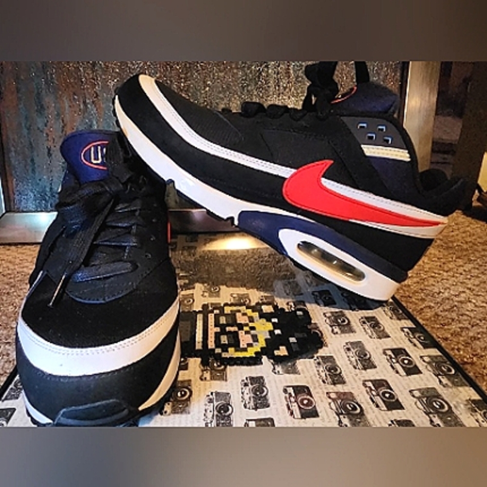 🧨💥 RARE NIKE AIR MAX 2004 Atlanta Olympics B/W/Red Sneaker, Size 10.5 💥